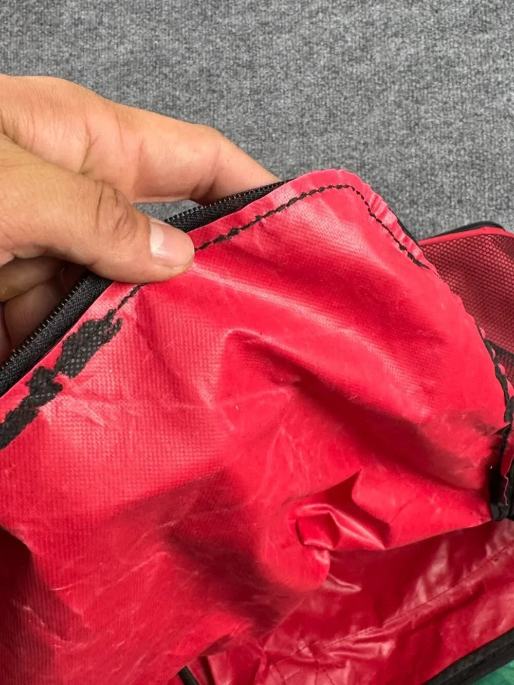 Protégé Unisex Red Cargo Duffel Bag Travel Luggage Gym Carry On 21